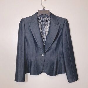 Flattering VTG Nine West Blazer w/light Shoulder Pad